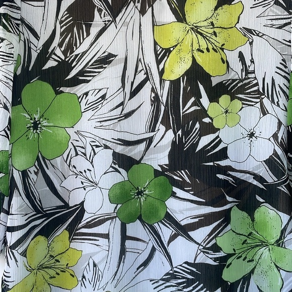 Alfred Dunner Sao Paolo Green and Black Floral Lined Blouse 8P - Picture 9 of 15